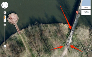 Illustration for article titled Whoa, Did Google Maps Just Reveal a Bloody Gruesome Murder?